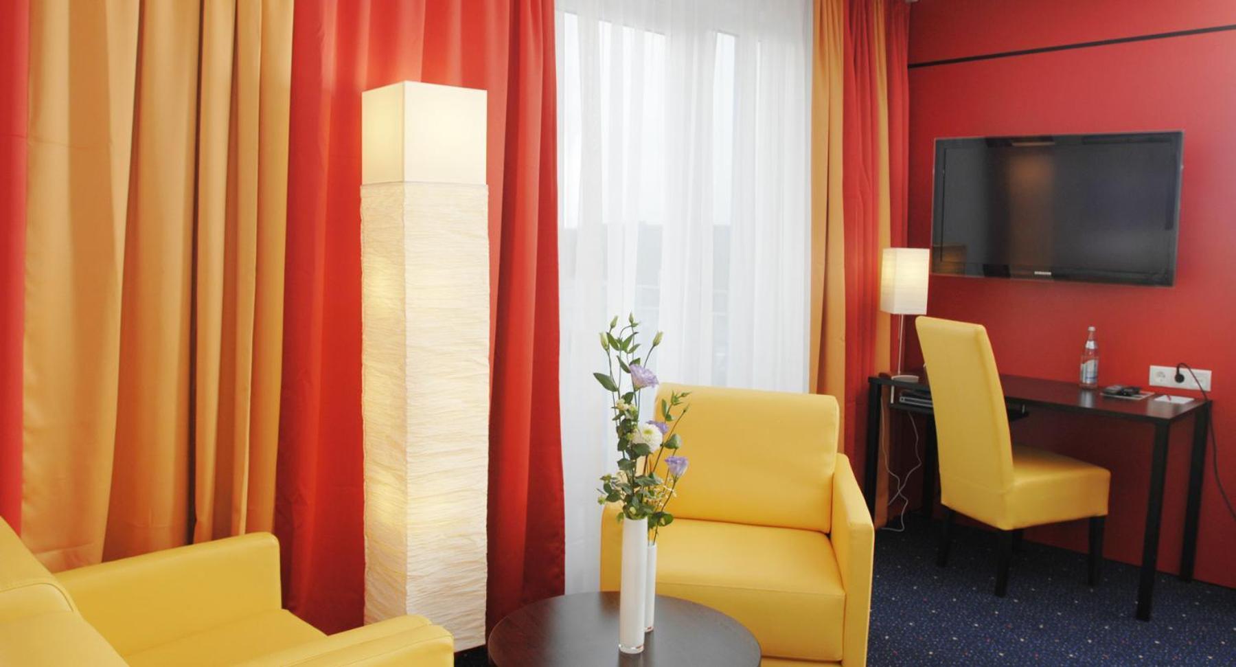 Stay2Munich Hotel & Serviced Apartments Brunnthal Exterior photo
