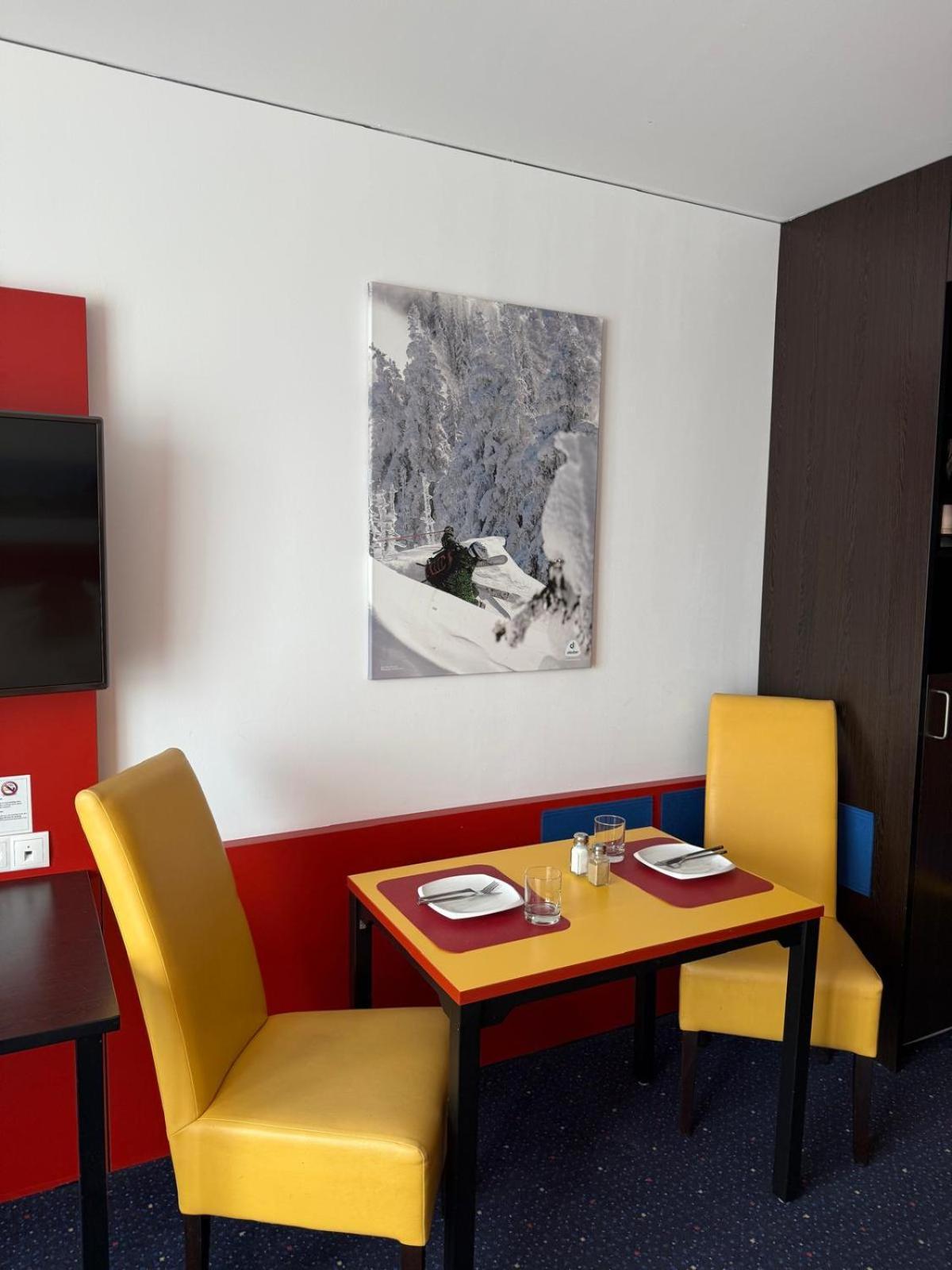 Stay2Munich Hotel & Serviced Apartments Brunnthal Exterior photo